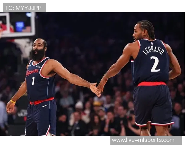 快船复苏之路显现希望小卡与哈登的出色表现引发美媒关注