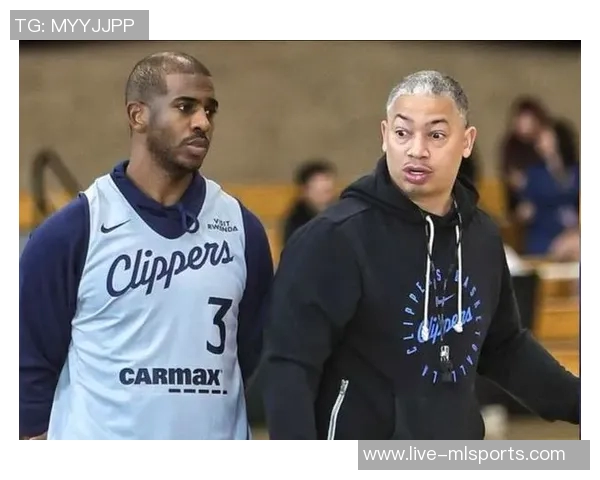 保罗私下向小卡请教战术遭小范严厉警告引发热议